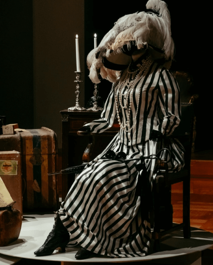 Behind the scenes 3